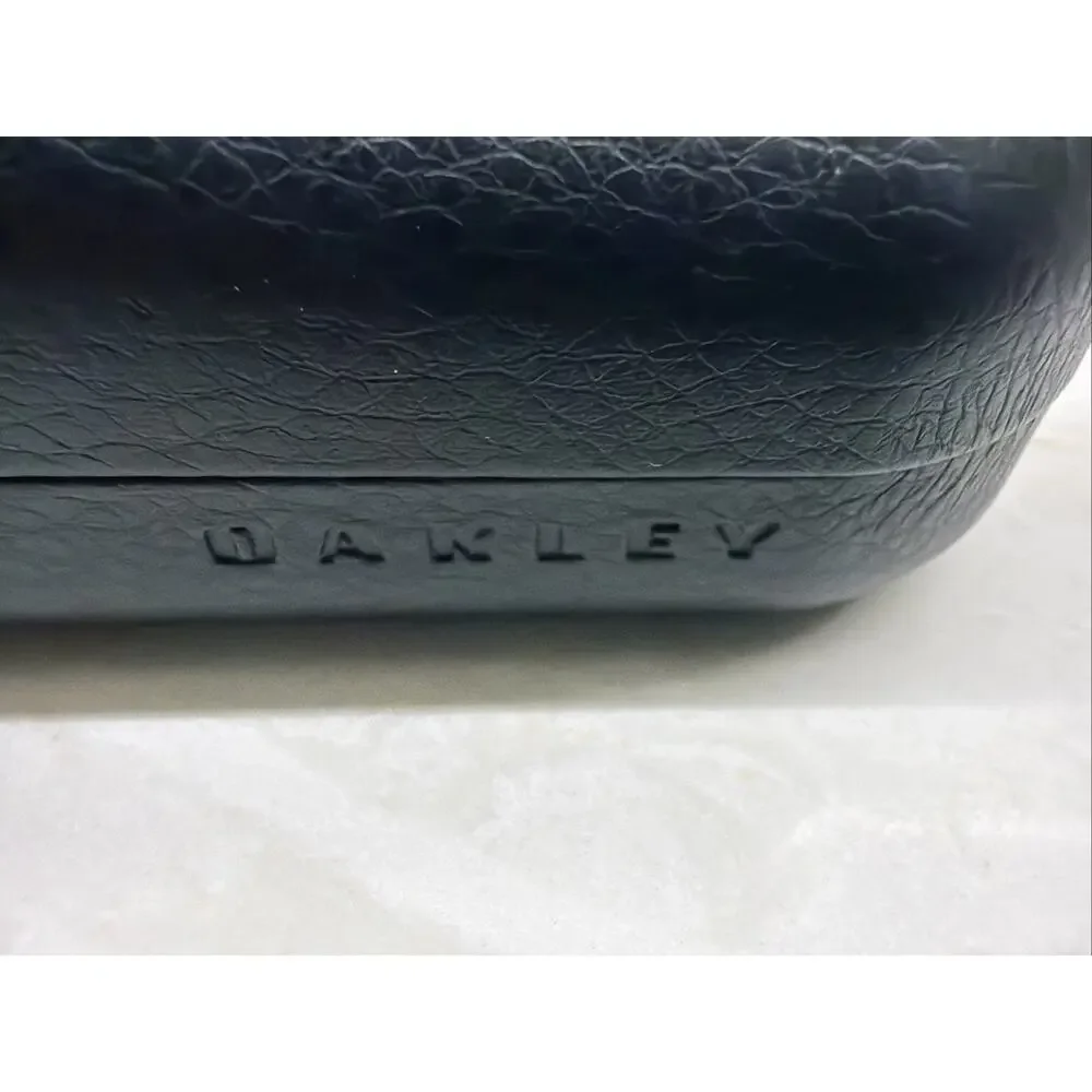 Oakley Eyeglasses Sunglasses Hard Case Authentic Black Clamshell EUC